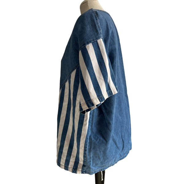 Vintage Striped Denim T Shirt Sz Medium Womens Blue & White Short Sleeve