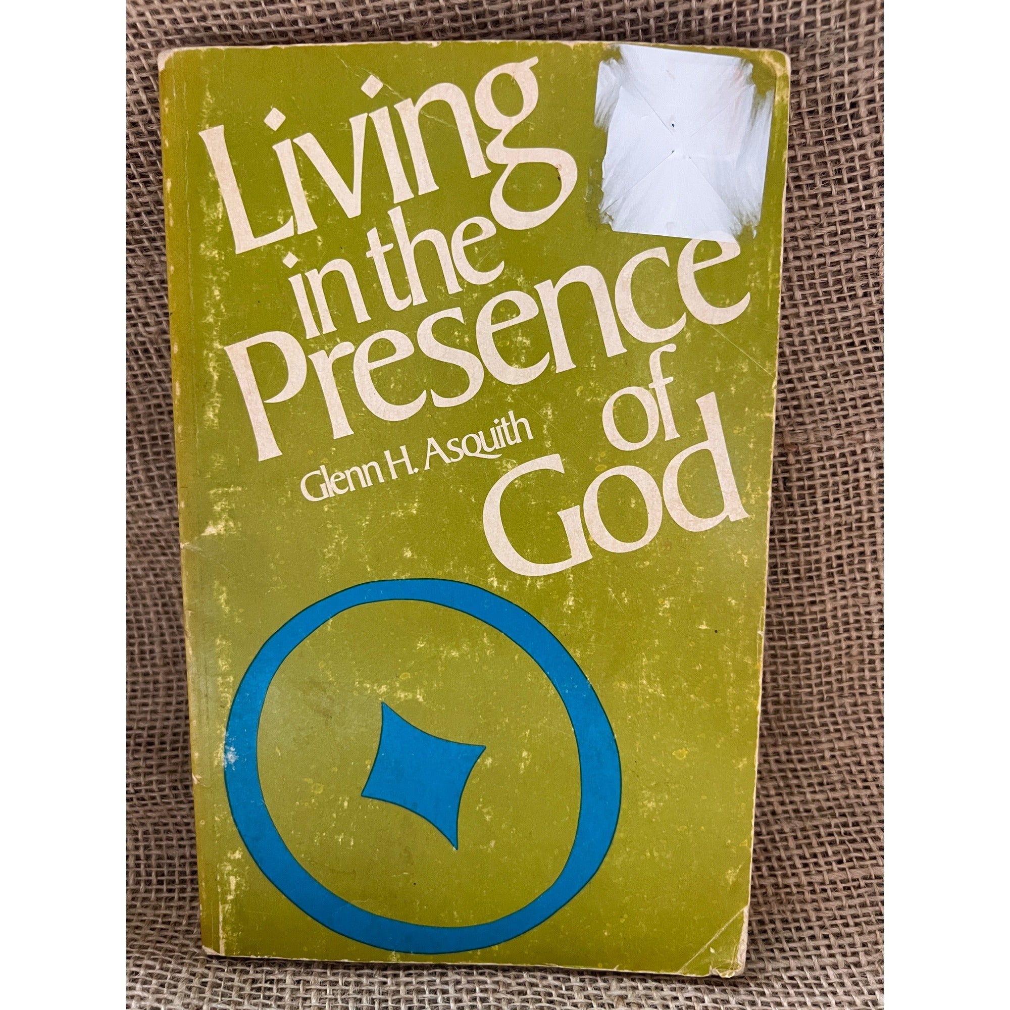 Living in the Presence of God by Glenn H Asquith, Paperback, Christian Vintage